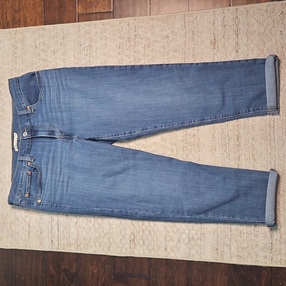 Levi's Boyfriend Mid Rise Women's Jeans  In Lapis Gem - Medium Wash - Picture 5 of 10